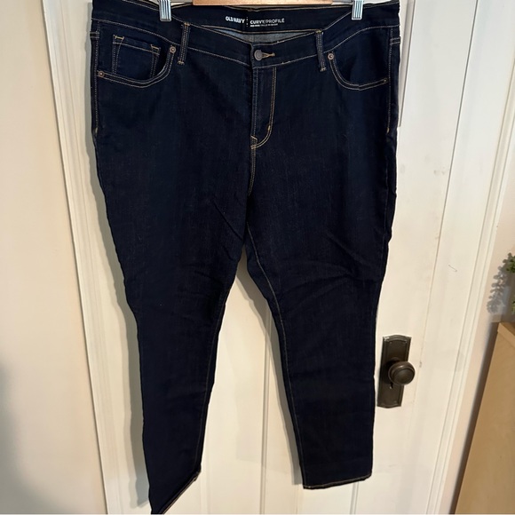 Old Navy | Curvy Super Dark Jeans - Picture 2 of 7